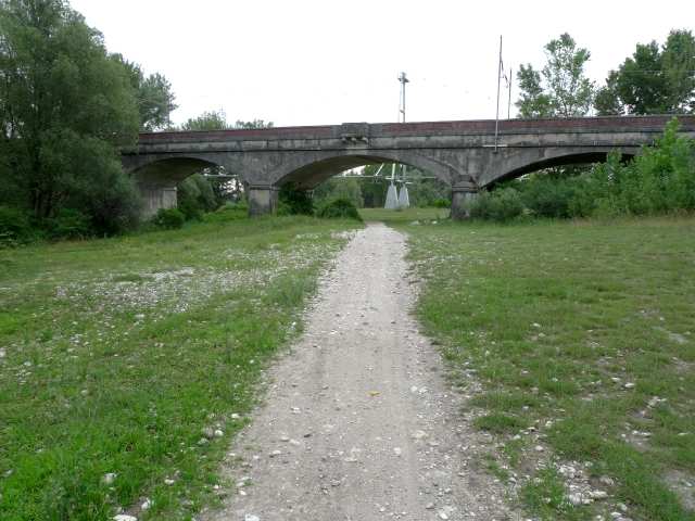 Foto 15: Fine del percorso a carmignano di Brenta È previsto anche il proseguo del percorso verso nord sino al confine con la Provincia di Vicenza per collegare Fontaniva a Cartigliano e Bassano del