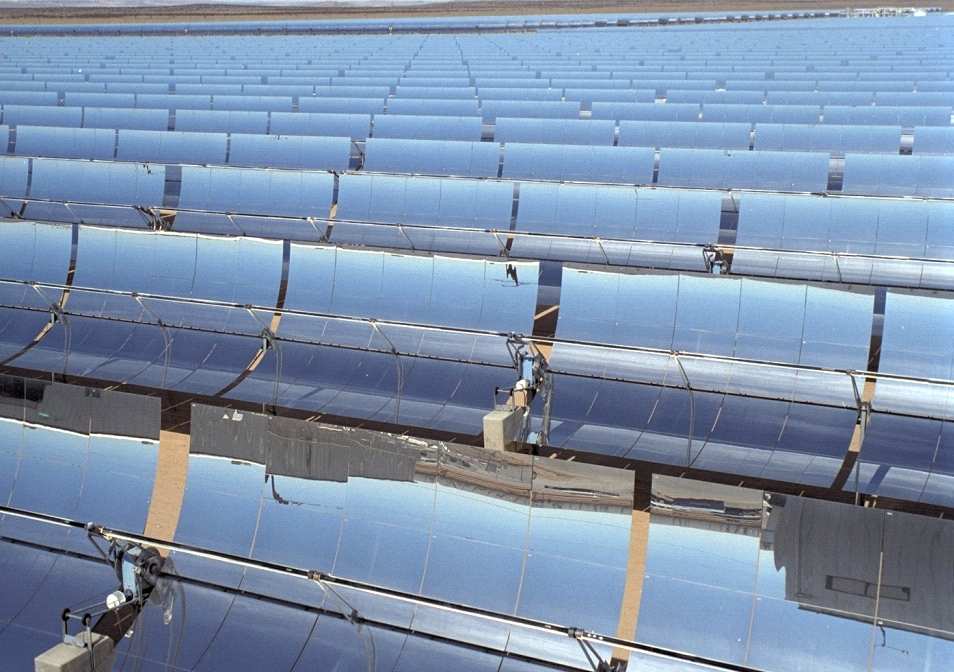 Nonostante il costo ancora molto elevato, la tecnologia fotovoltaica viene promossa in diversi paesi (in Italia grazie agli incentivi in conto energia ), in quanto viene considerata una risorsa
