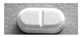 D13. Una medicina viene venduta in scatole da 28 compresse divisibili come quella in figura. Ogni compressa è da 20 mg.