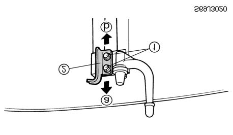 CHK ADJ Controlli e regolazioni periodici Calandra superiore Controllo della calandra superiore. Controllare il raccordo spingendo la calandra con entrambe le mani. Se necessario, regolare.