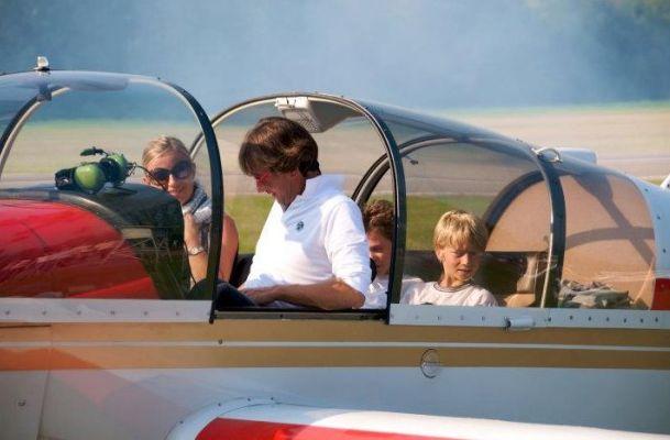 SPORT E TURISMO ATTIVO Gli asset di attrattività turistica del DAT Aeroclub Volovelistico Alpino Inserito nella splendida cornice Prealpina all inizio della Valle Brembana, da oltre 30 anni l