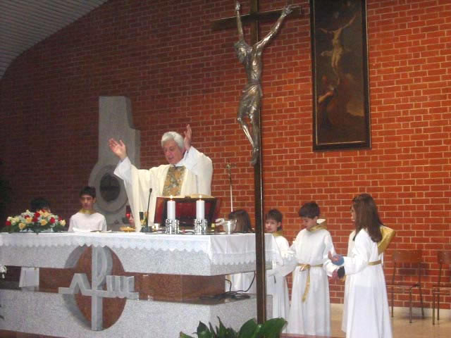 L Amen del popolo è come una ratifica, un approvazione, un fare propria la preghiera eucaristica pronunziata dal sacerdote.