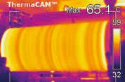 cartiere Punto caldo su robot di saldatura Immagine termica di una cartiera Immagine termica di uno stampaggio materie