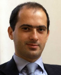 Antonello DI MASCIO Francesco DI CARLO Paolo LUDOVICI Si è laureato in Bocconi nel 1989 ed ha iniziato la sua carriera come analista finanziario.