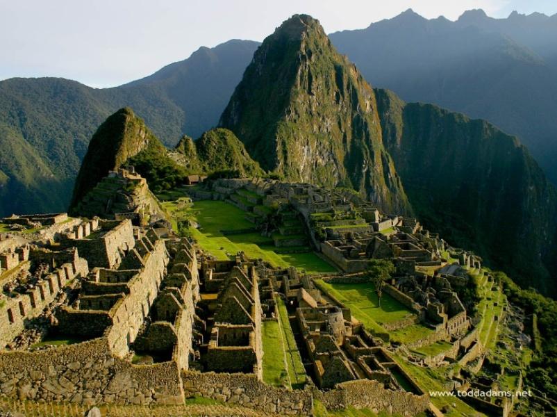 VIAGGIO DI NOZZE IN PERÚ E GALAPAGOS Un viaggio indimenticabile che vi trasmetterà un caleidoscopio di emozioni: dalla magia dei paesaggi alle leggende dell impero incaico per chiudersi con Las Islas