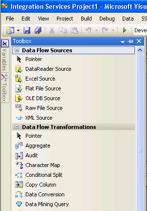 Data Flow Task I Data Flow gestiscono tutta l elaborazione dei dati Il Data Flow gestiscono tutta l elaborazione dei dati tramite una serie di oggetti (toolbox) Dal menu a tendina si può segliere il