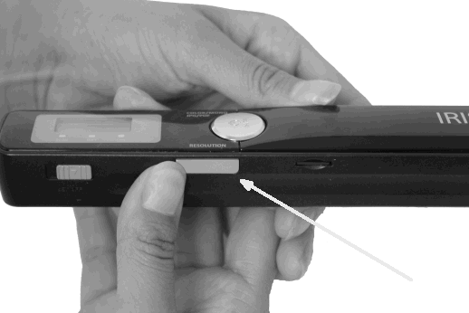 3. Premere il pulsante Resolution per selezionare la risoluzione: Lo = 300 dpi Mi = 600 dpi Hi = 900 dpi La risoluzione selezionata viene visualizzata nell'angolo in alto a destra dello schermo.