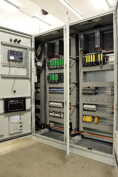 Unit Control Panels I cabinet che si sono sposati benissimo con le esigenze dell impianto, funzionali e ingegneristiche, ospitando due sistemi