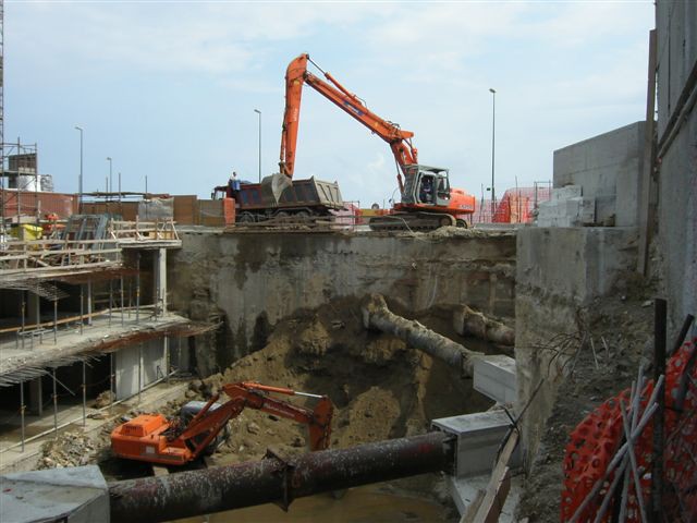 Settembre 2007 Progettazione delle opere speciali di fondazione nel cantiere delle Ex-aree Enel di Savona. Impresa Meraviglia Spa. Importo lavori 700.000.