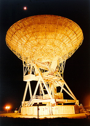 Le caratteristiche principali che definiscono l'efficacia di un radiotelescopio sono: Sensibilita': Area della superfice che raccoglie il segnale (mq)