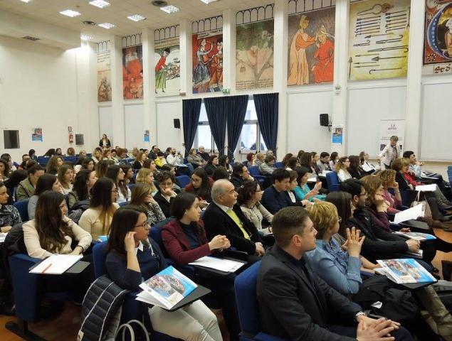 Presente e futuro è il titolo del convegno scientifico-evento formativo-ecm svoltosi il 18 aprile scorso a Salerno, nell aula Scozia della prestigiosa Scuola Medica Salernitana, presso l Azienda