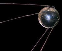 Correva l anno 1957 Nel 1957 l Unione Sovietica mette in orbita lo Sputnik.