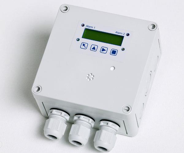 PolyGard Single Point Controller SPC-X-XX per gas combustibili DESCRIZIONE Centralina di misurazione, segnalazione e comando a base di microtecnologia moderna con sensore integrato e cicalino interno