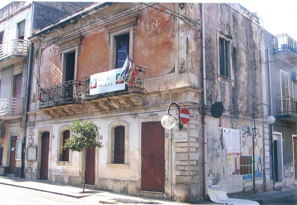 Casa Di Mauro Scheda Af/2 tipo tradizionale arancio traffico e bianco Infis leg marrone Basamento Cantonali