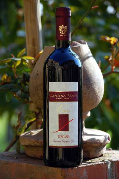 ERMO CHIANTI Rossi Red Wine Uvaggio: Sangiovese, Canaiolo. Colore: Rosso rubino intenso, tendente al granato con l invecchiamento.