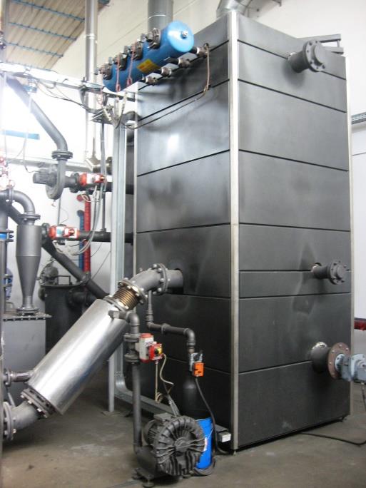 Caratteristiche dell impianto Essiccatore Bunker di stoccaggio biomassa Sistema automatico di trasporto e alimentazione Gassificatore a letto fisso equicorrente Holzenergie
