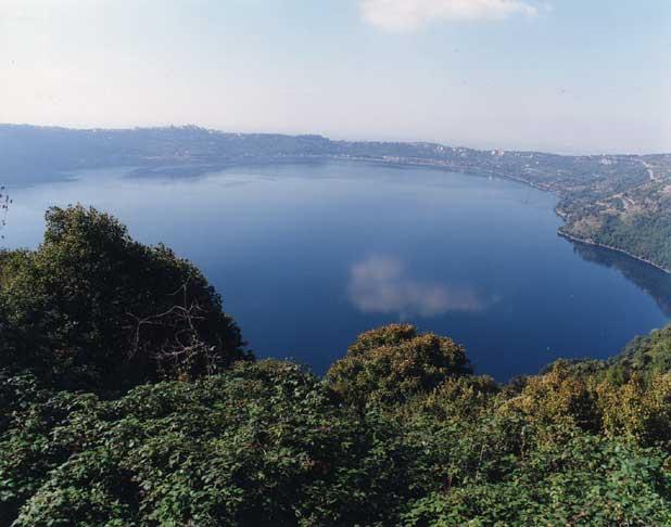 L ACQUA SULLA TERRA 94% MARE 2% ACQUE INTERNE RESTO GHIACCHIO (E VAPORE) lago Albano A)