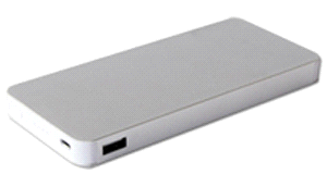 Ricarica il tuo dispositivo mobile (cellular 4,5x10x2,6 25 13,55 14,5 50 12,95 13,9 100 12,2 13 200 11,5 12,1 Codice : 141139 Power Bank 7000 mah caricabatteria in metallo