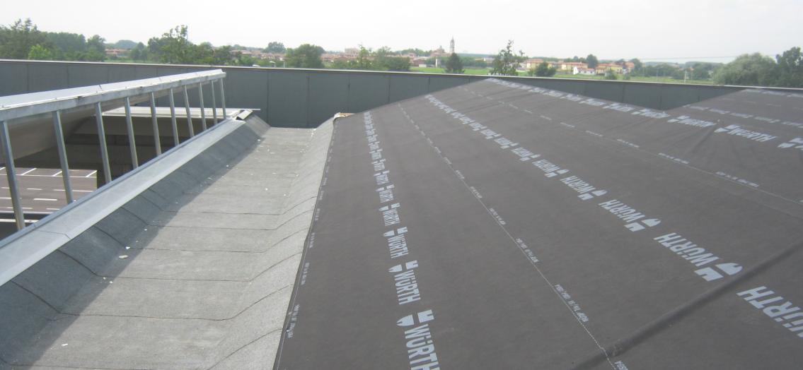 Dimostrazione fotografica sequenza installazione Struttura tetto edificio industriale