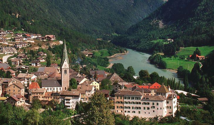 Elettricità rinnovabile - Trasporto ecologico - Informazione dei cittadini Fonte: Comune di Rio di Pusteria Abitanti: 3.