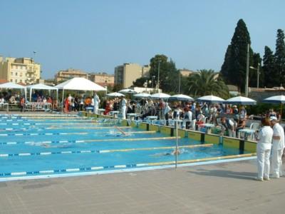 Loano: le piscine Attività: Nuoto, Pallanuoto, Sincronizzato, Attività ginniche Piscina interna Dimensioni: mt. 25,00x16,80 Profondità: mt.