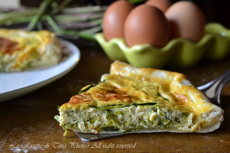 Inizio questa raccolta in PDF con gli antipasti,questa TORTA SALATA CON ASPARAGI E UOVA può essere