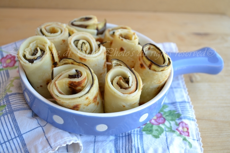 Crepes con melanzane e formaggio,preparate il giorno prima le crepes,arrostite anche le melanzane.