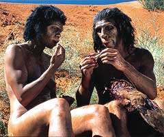 Homo erectus ( ergaster, erectus ): cervello e corpo sono accresciuti, si crea una