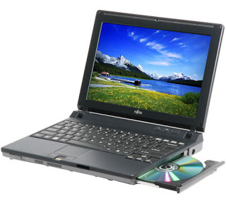 Personal Computer: portatile Notebook Laptop Laptop É piú ingombrante di un Notebook.