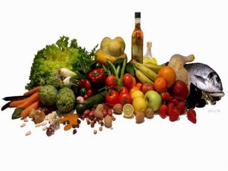 OBIETTIVI DI APPRENDIMENTO Ricostruire lo scopo e l importanza dei nutrienti attraverso il diario alimentare e l analisi delle etichette Elaborare il