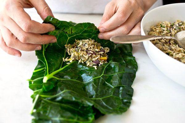 Dolmades Ingredienti (x6): 20 foglie di vite fresche 200 grammi di riso basmati; 1 cipolla; 1 spicchio d aglio; 200 gr.