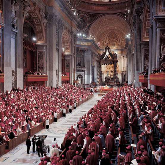 Infatti nel corso dell ultimo secolo la Chiesa cattolica da eurocentrica si era andata caratterizzando sempre più come una Chiesa universale, soprattutto grazie