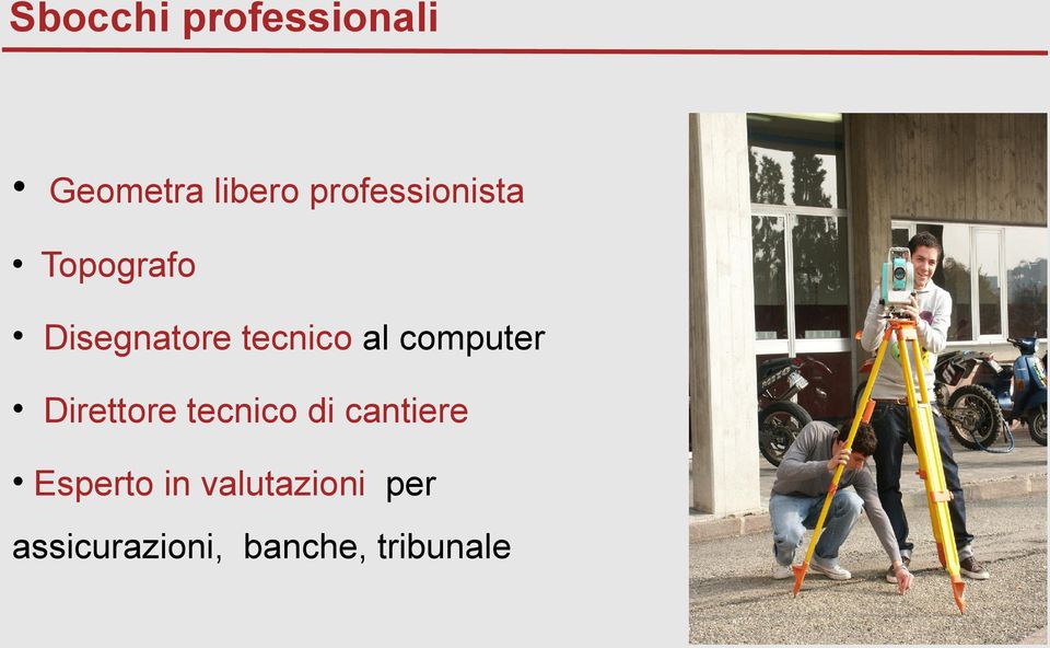 al computer Direttore tecnico di cantiere