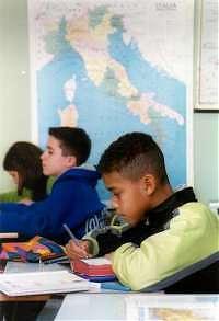 Italia e scolarizzati in Italia Alunni di cittadinanza non italiana, nati all estero e ricongiunti alla famiglia in Italia (NAI)