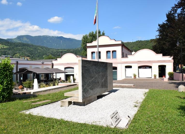 DATI GENERALI Localizzazione Comune/Frazione Vittorio Veneto Indirizzo Viale Vittorio Emanuele II Collocazione In un area verde pubblica lungo il viale Dati catastali CT Fg. 49 mn.