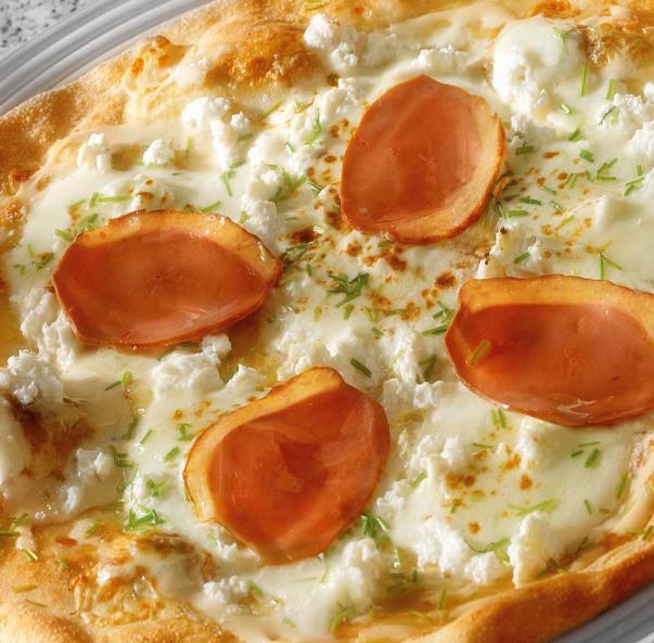 Pizza Anatra e 4 Formaggi (bianca) Crema ai 4 formaggi Prontofresco (gluten-free): 50 g Petto d anatra affumicato Freschi di Cucina: 30 g (4 fette) Mozzarella: 50 g Ricotta: 50 g Eba Cipollina