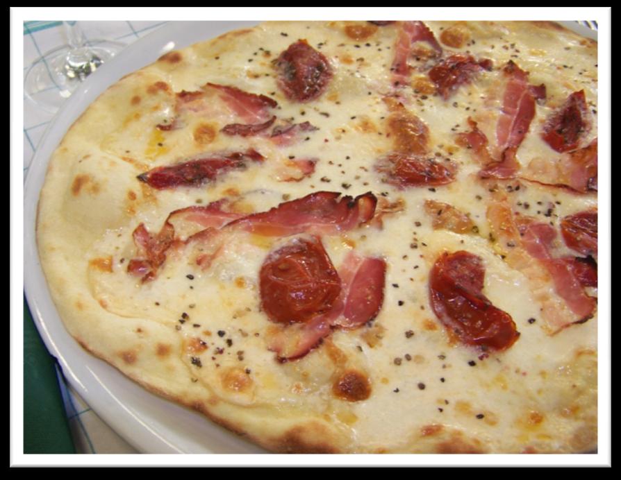 Pizza Amatriciana con Fonduta al Pecorino Romano D.O.P. Fonduta al Pecorino Romano D.O.P. Prontofresco (gluten-free): 90/100 g Guanciale: 60/70 g Pomodorini freschi: 100 g Pepe Arlecchino Prontofresco: q.