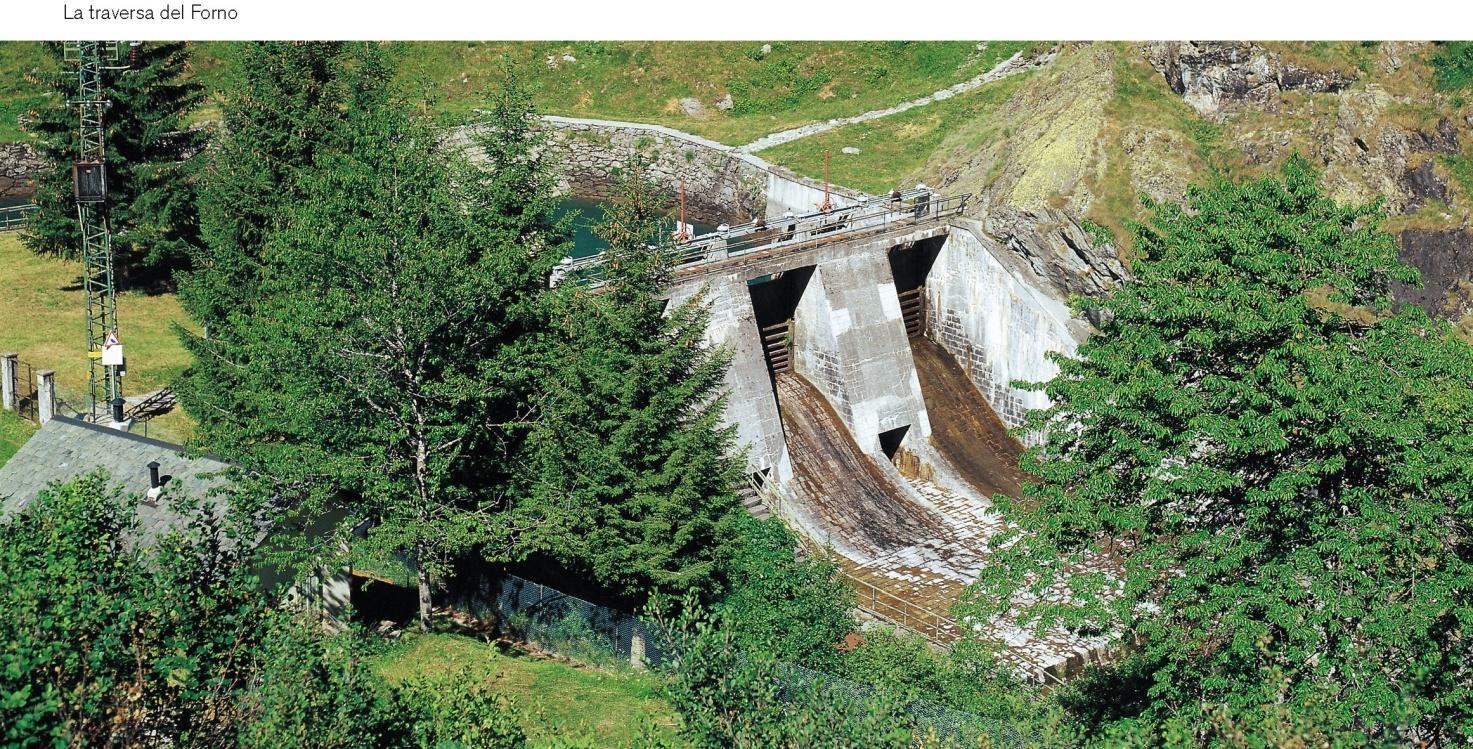 Anche il serbatoio di Santo Stefano è ottenuto innalzando la quota del laghetto naturale omonimo, da quota 1830,00 m s.l.m. a quota 1849,00 m s.l.m.. Il suo bacino imbrifero diretto è di 1,9 km².