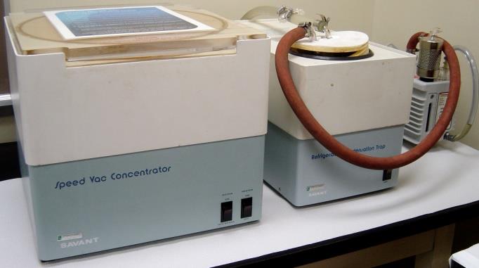 Per separare e quantificare piccole molecole - Deproteinizzazione: precipitazione preliminare acida, TFA, TCA, H 2 SO 4, HClO 4 Estrazione in fase solida: cartucce contenenti materiale solido di