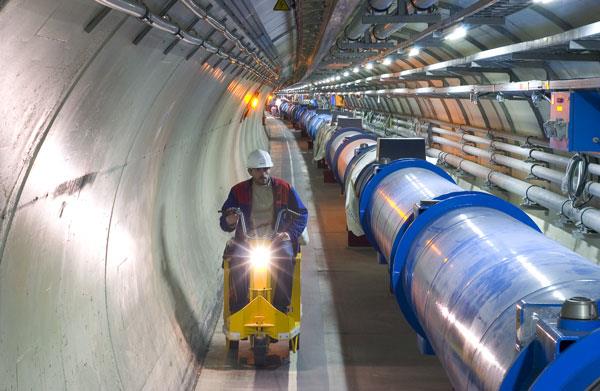 LHC I protoni si scontrano con una velocità che è il 99.