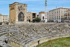 5E_ PUGLIA_p.notebook LECCE Lecce (LE) è la principale città barocca dell Italia meridionale ed è ricca di palazzi e chiese meravigliose.