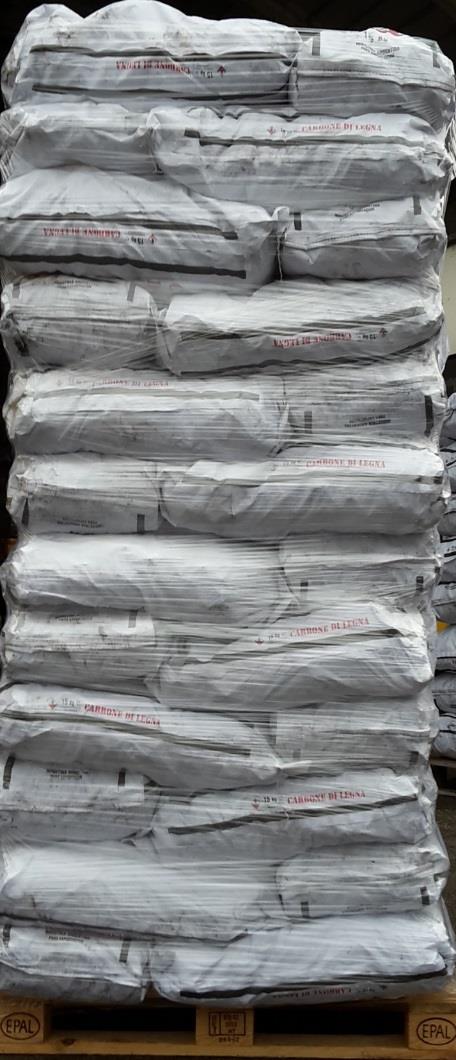 SACCO CARBONE KG 15 BIANCO Sacco di carbone da kg 15 origine Argentina ottenuto dalla selezione di quebracho blanco garantiscono un altissima qualità del prodotto alto potere