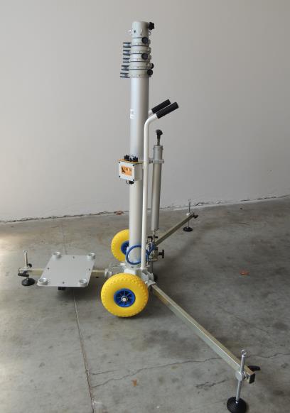 Kangur Kagur-Lift - Lift Sistema di sollevamento con colonna telescopica pneumatica, compatto e facilmente trasportabile Kangur-Lift è composto da una colonna telescopica realizzata in alluminio