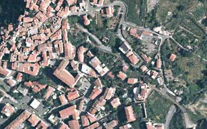 Dati urbanistici e catastali : La zona territoriale omogenea in esame è di tipo A centro antico del vigente P.R.G.