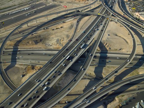 Trasporti / Infrastrutture Progetti recenti a Berlino: Installazione delle infrastrutture di comunicazione più avanzate Nuovo aeroporto;