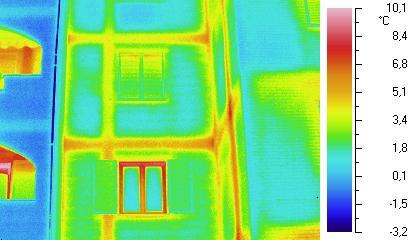 INDIVIDUAZIONE DI PONTI TERMICI Ad una rilevazione termografica eseguita in regime stazionario e con una differenza di temperatura significativa tra interno ed esterno il ponte termico appare come