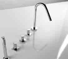 vasca bathtub doccia shower lavabo - bidet washbasin - bidet Essenza minimale e realizzazione colta.