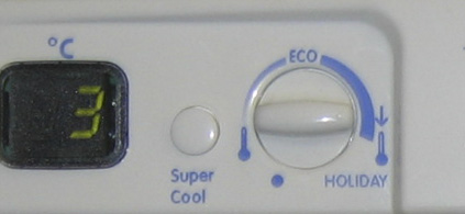 DISPLAY TEMPERATURE (7 SEGMENT): Sono utilizzati per visualizzare la temperatura impostata dall utente nel vano frigo e vano freezer in funzione della posizione della manopola.