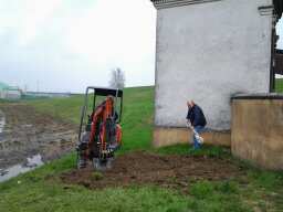 T2 cimitero di Mezzana Casati: profondità (m. da p.c.) Classificazione USCS Natura dei terreni Da 0.00 a 1.