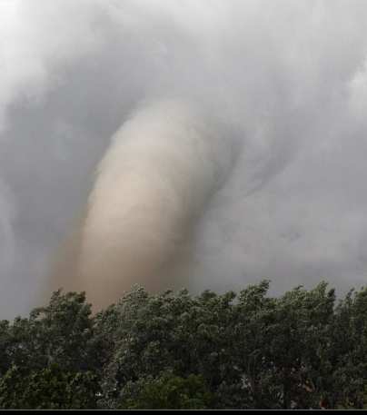 Nel pomeriggio di venerdì 3 Maggio 2013 3 Maggio 2013tornado hanno